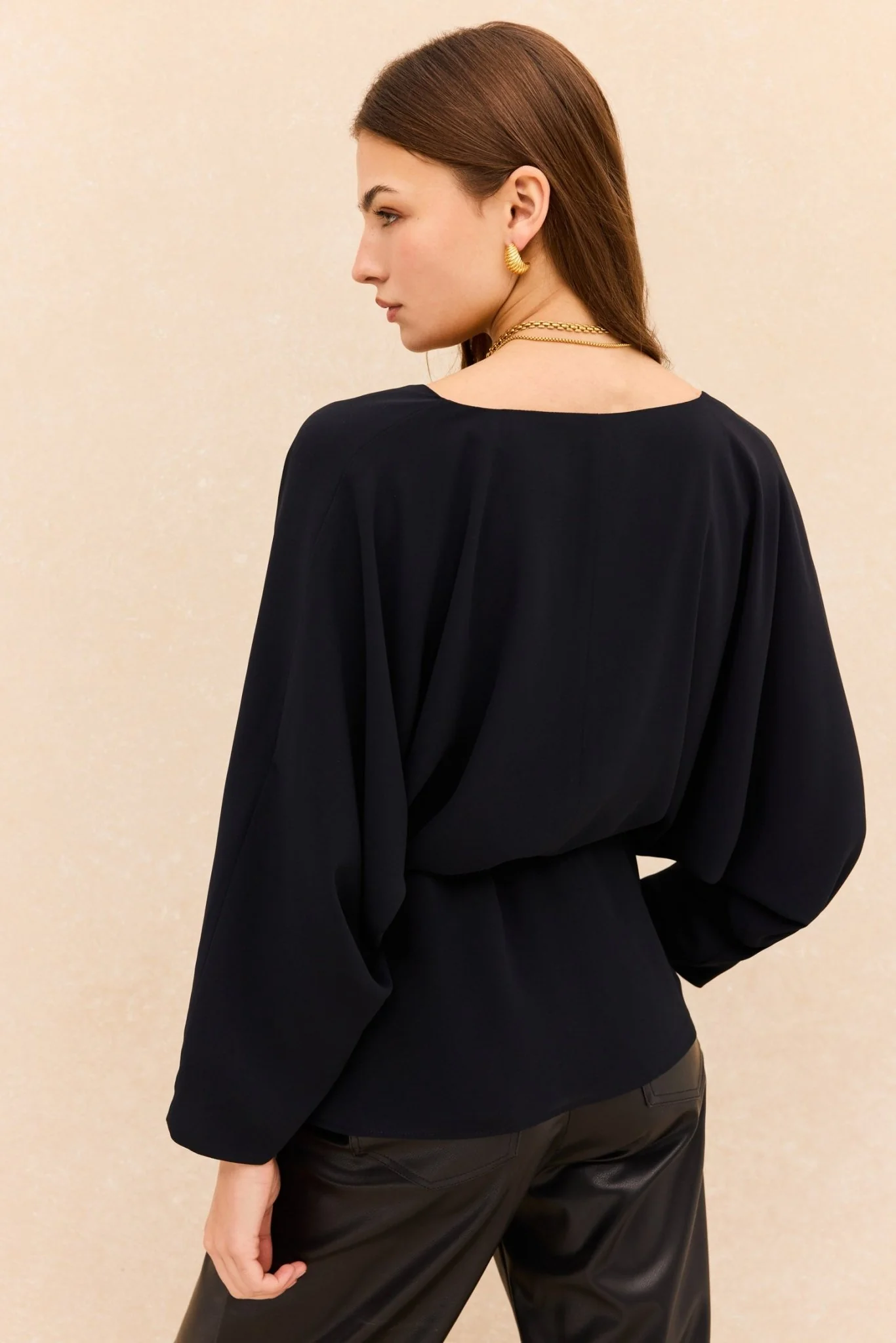 Blusa ARIELLE Negro Magnético - Image 2