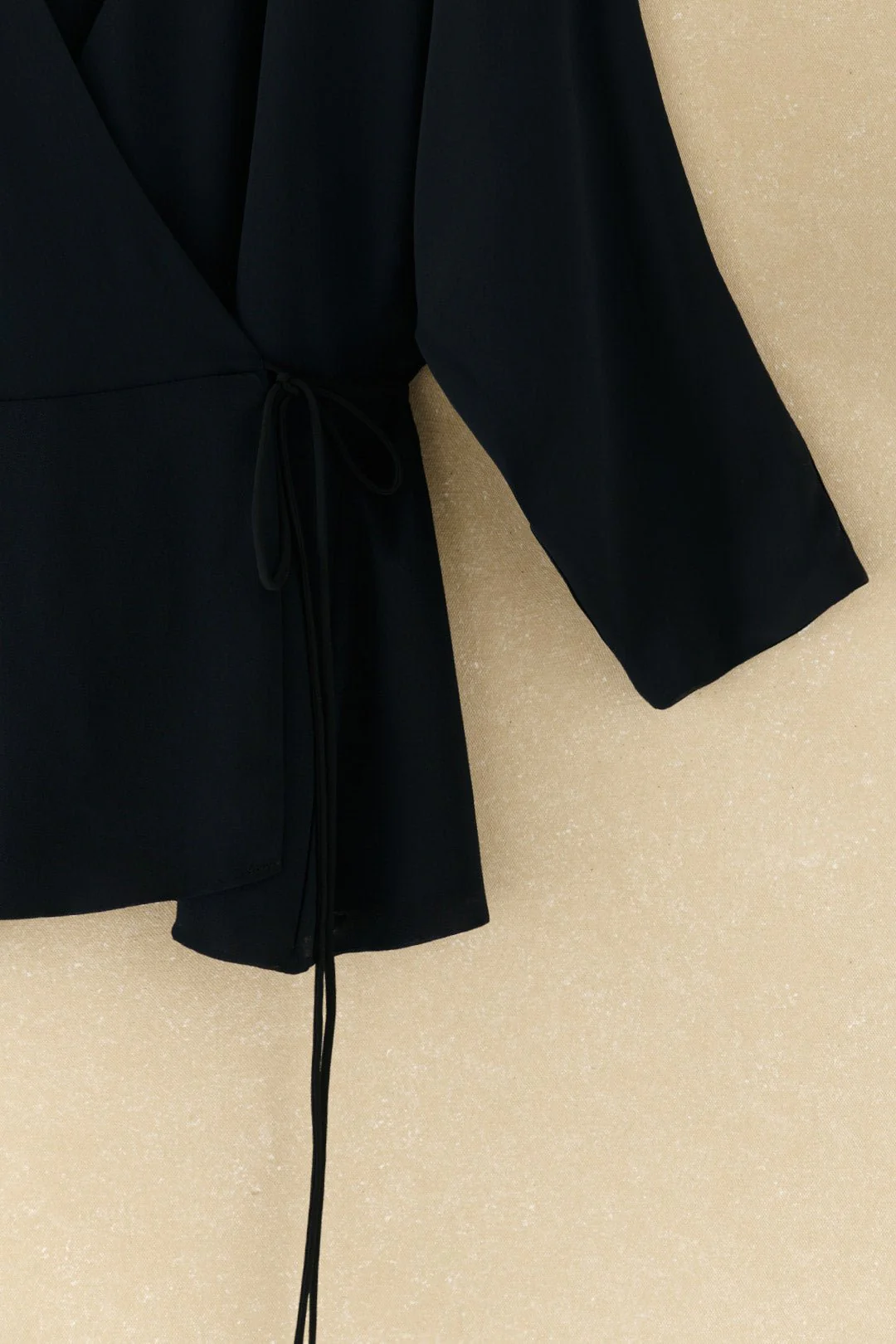 Blusa ARIELLE Negro Magnético - Image 3