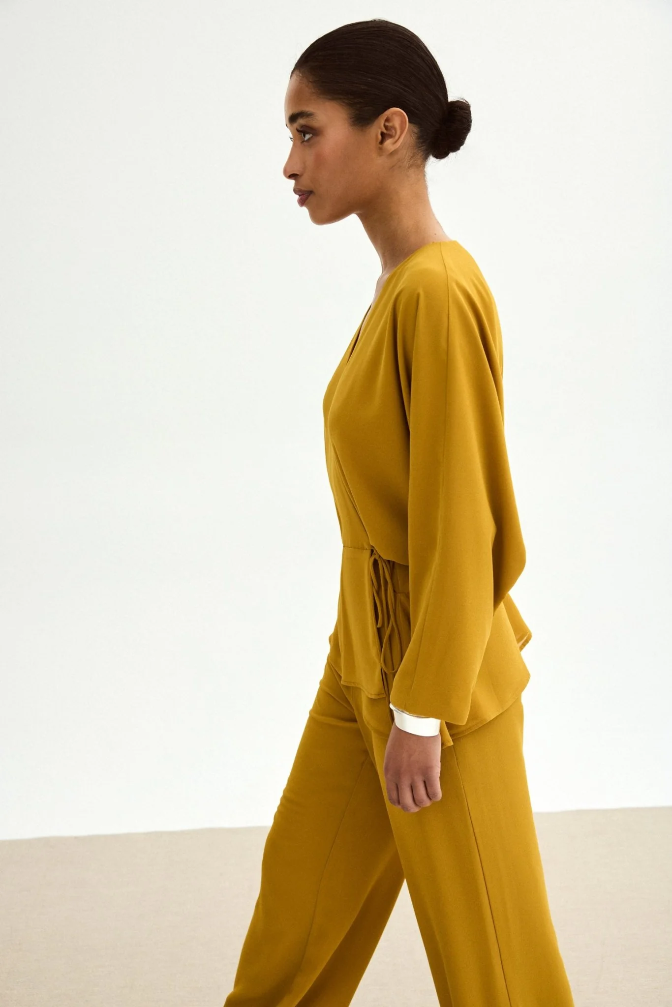 Blusa ARIELLE Oliva Peridoto - Image 3