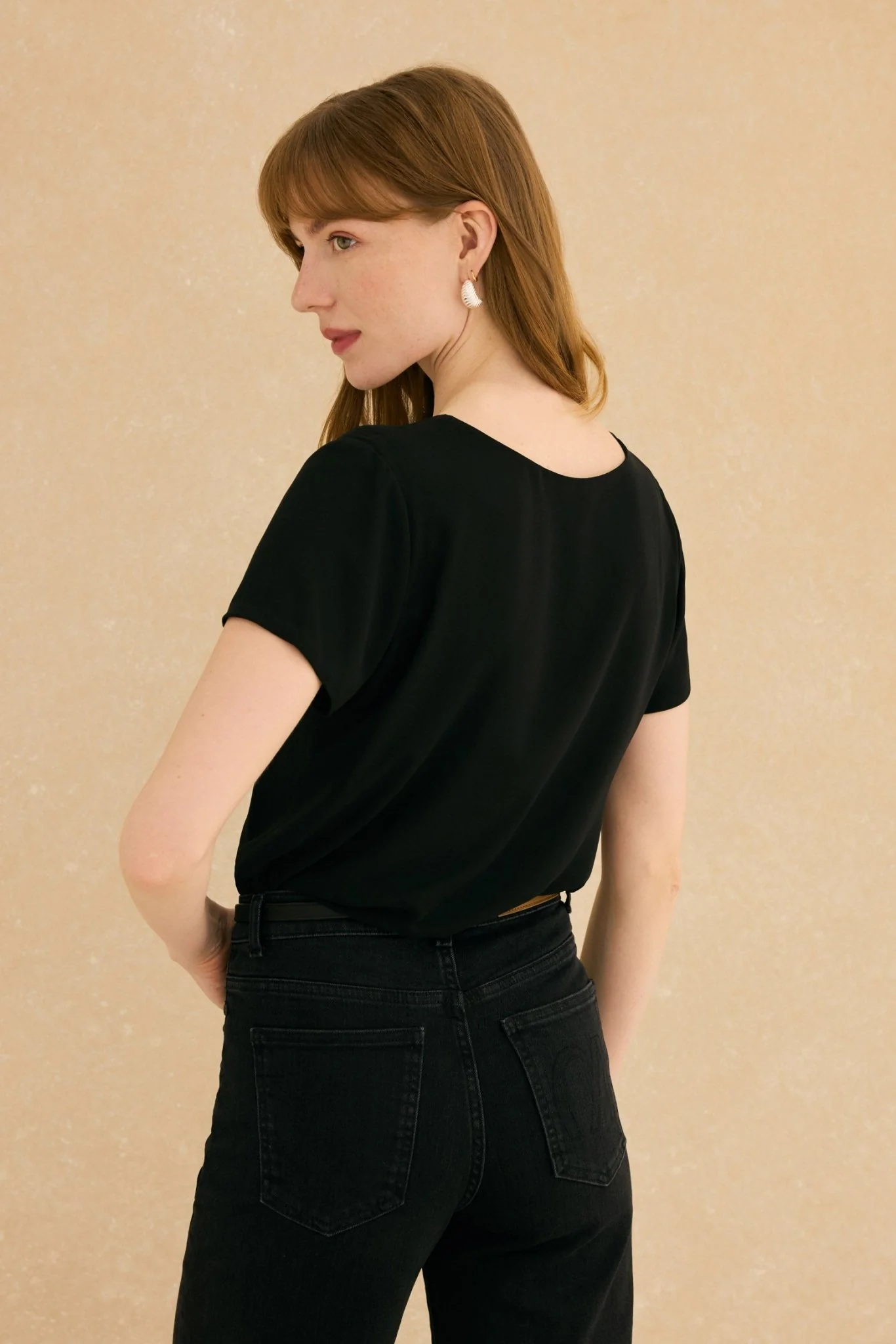 Blusa CALA Negro Magnético - Image 4