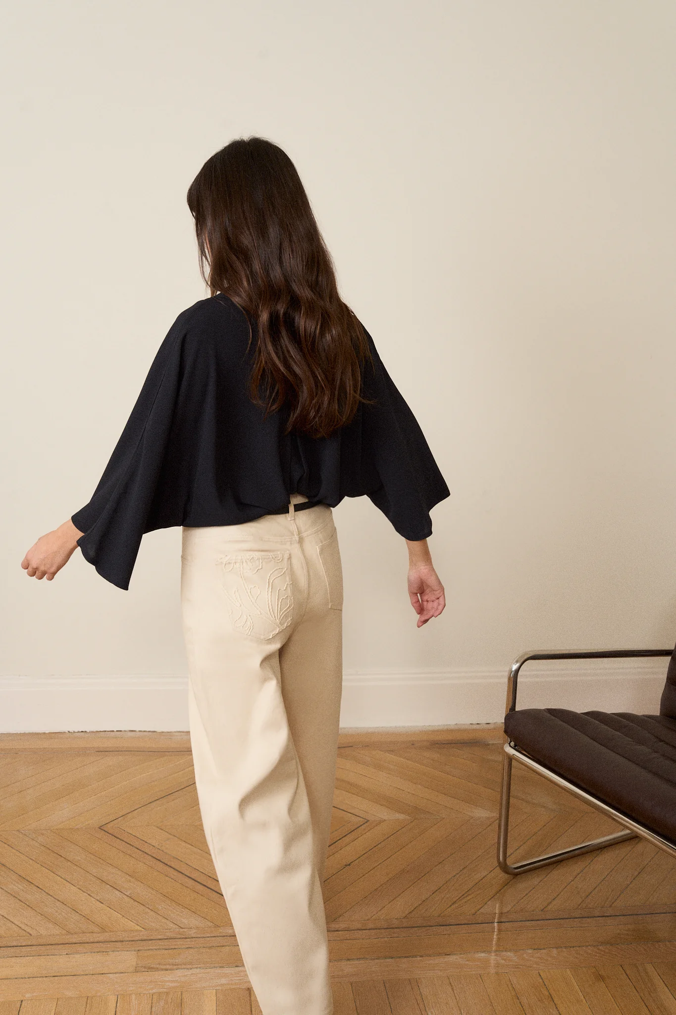 Blusa LUPE Negro Magnético - Image 3
