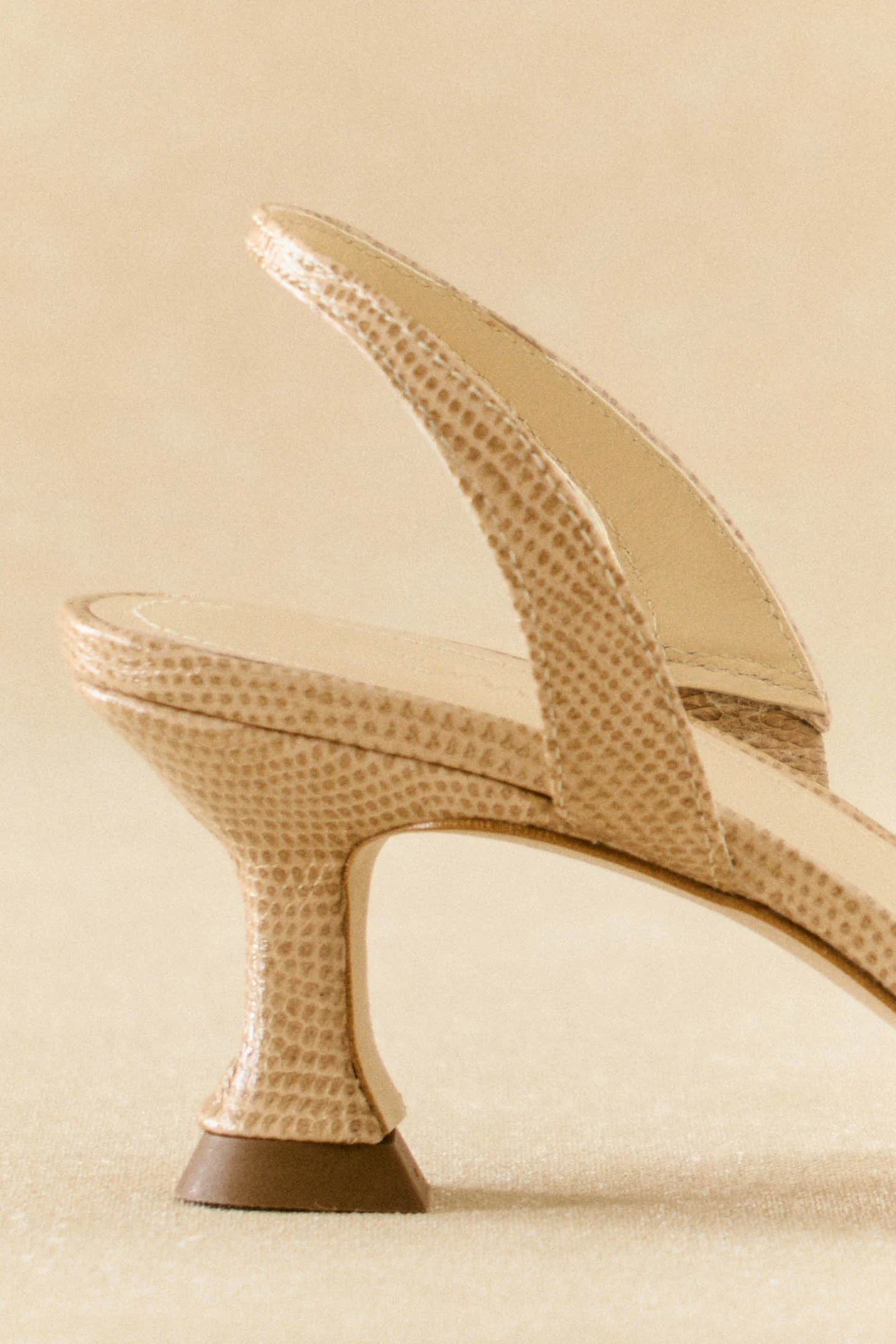 Stiletto NURIA Petite Textura Beige - Image 3