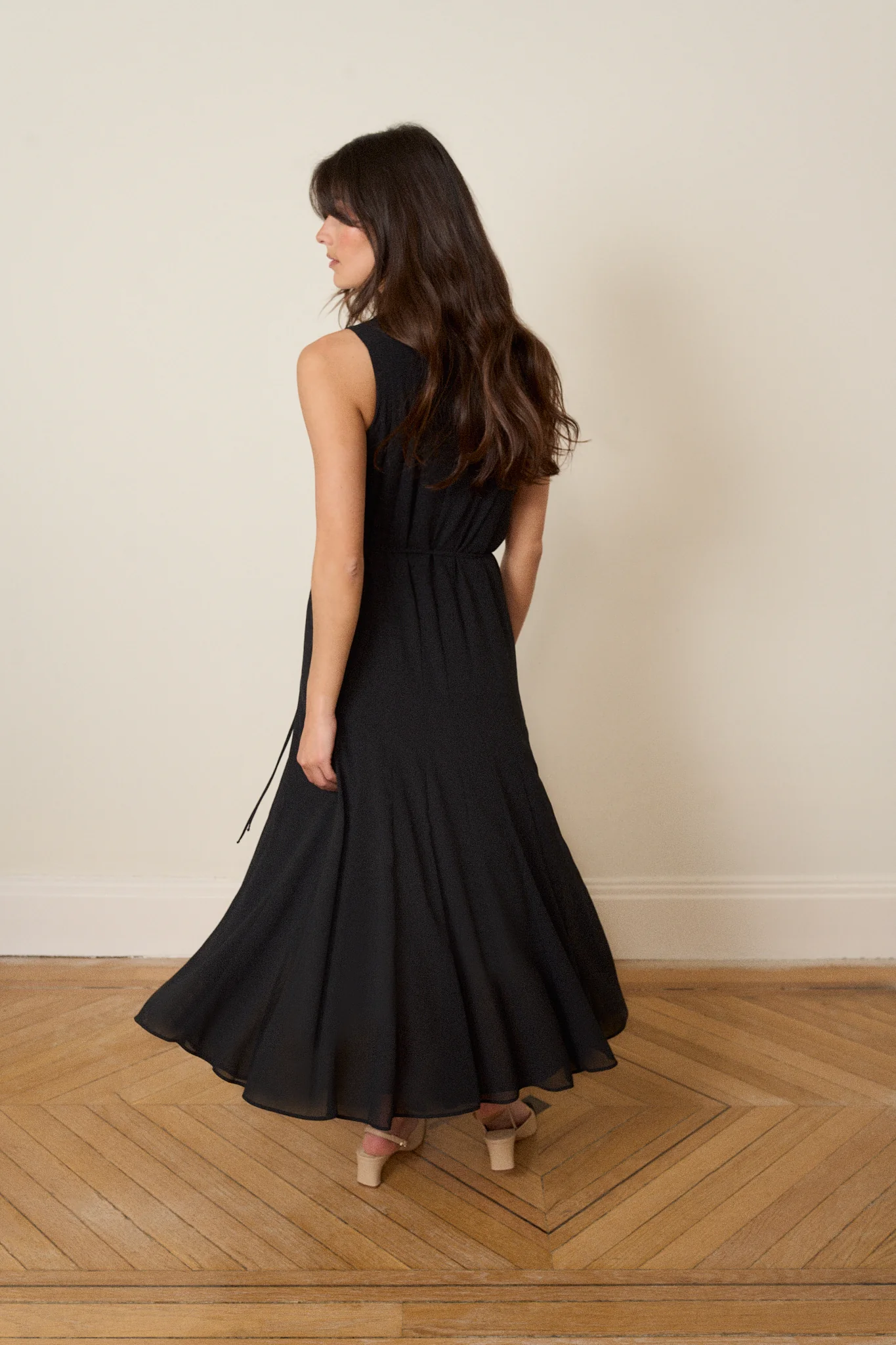 Vestido CORALIMA  Negro Magnético - Image 2