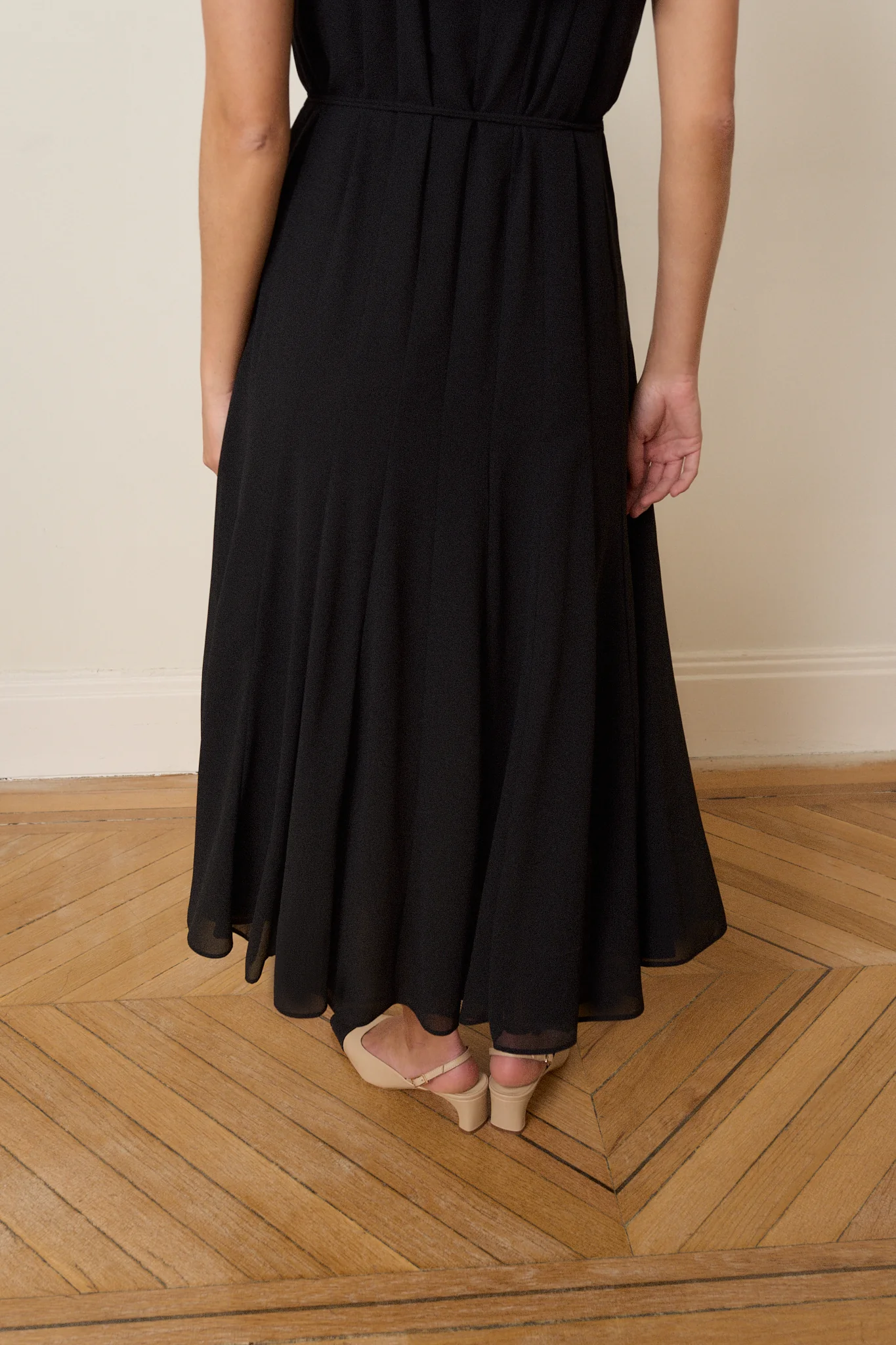 Vestido CORALIMA  Negro Magnético - Image 3