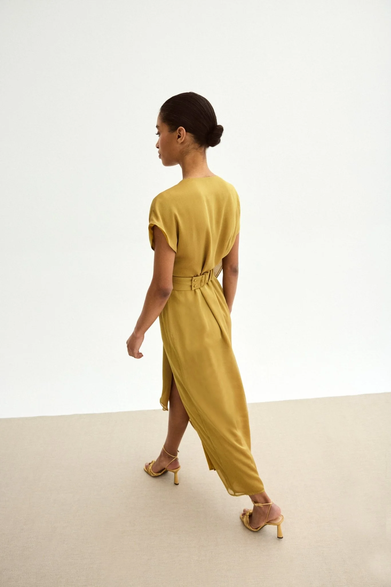 Vestido JULIET Oliva Peridoto - Image 3