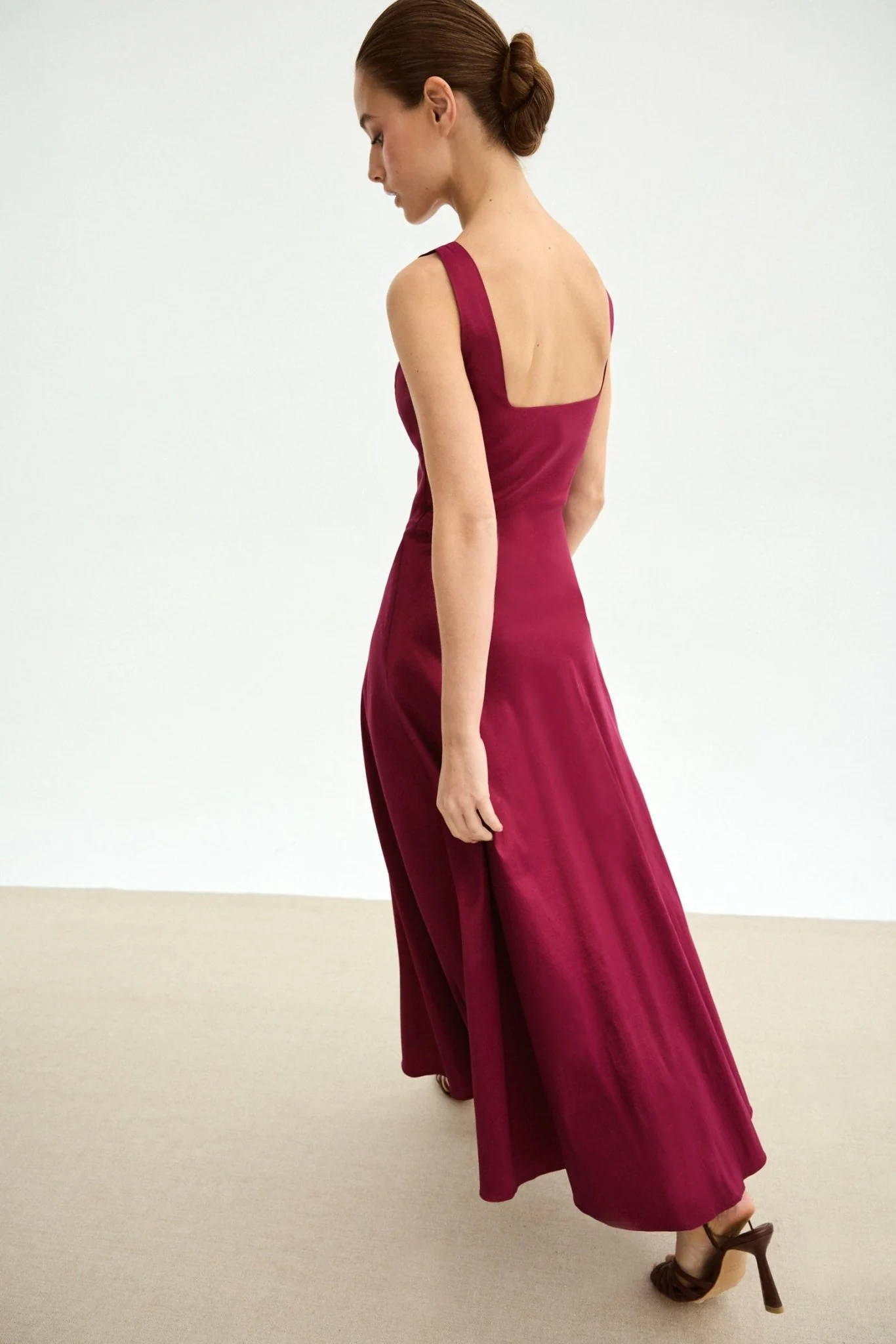 Vestido RENATTA Cereza Árida - Image 3