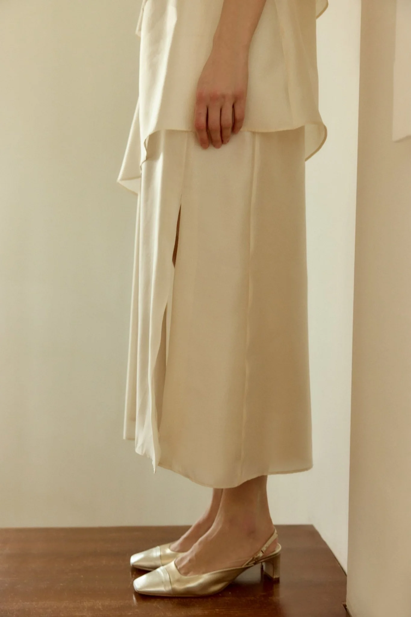 Vestido ROSES Beige - Image 5